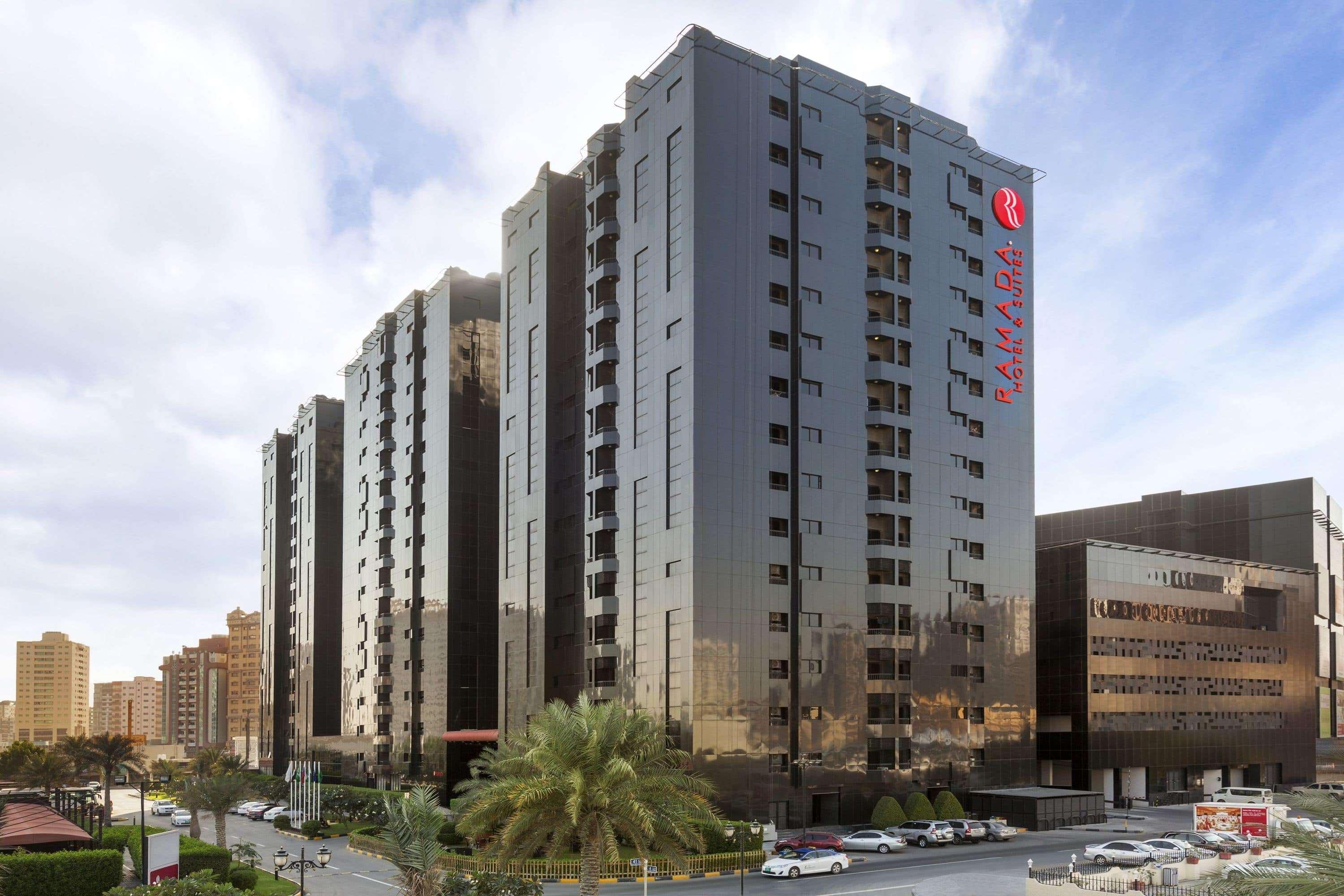 Ramada Hotel&Suites by Wyndham Ajman Bagian luar foto