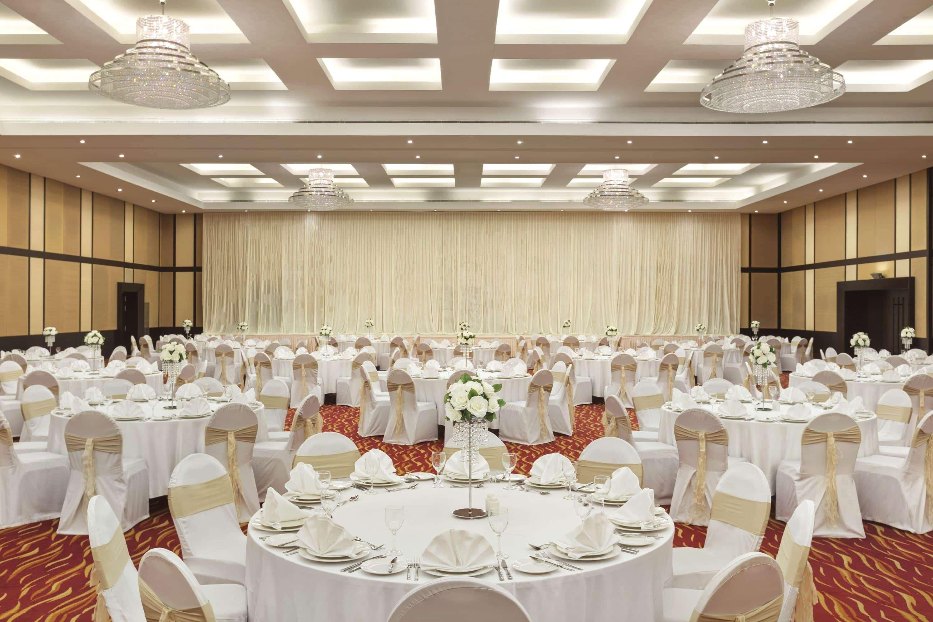 Ramada Hotel&Suites by Wyndham Ajman Bagian luar foto
