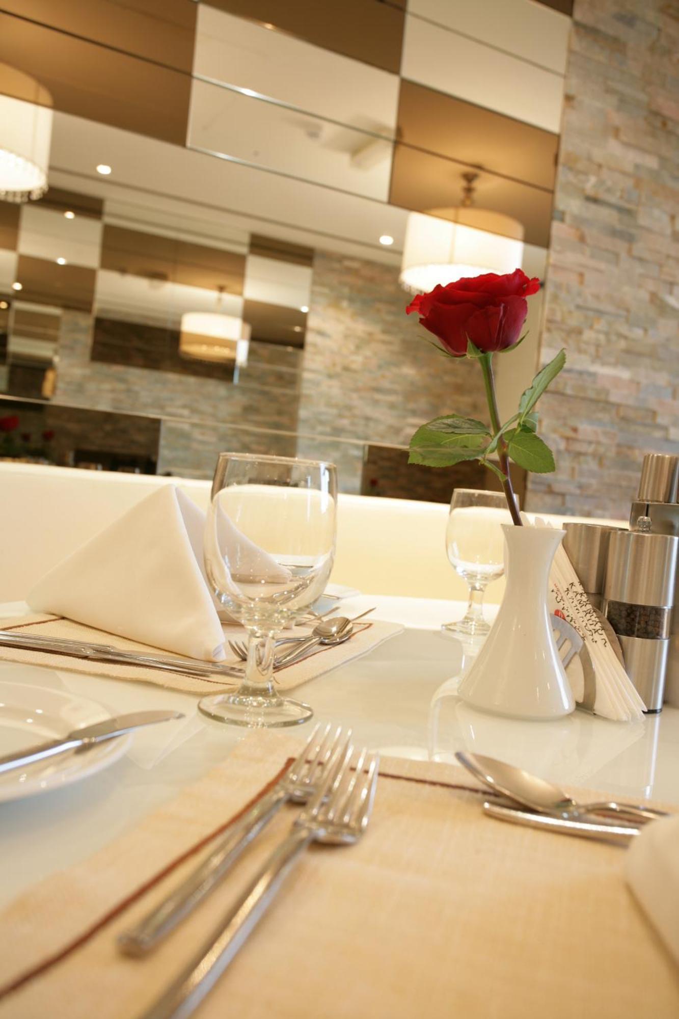 Ramada Hotel&Suites by Wyndham Ajman Bagian luar foto