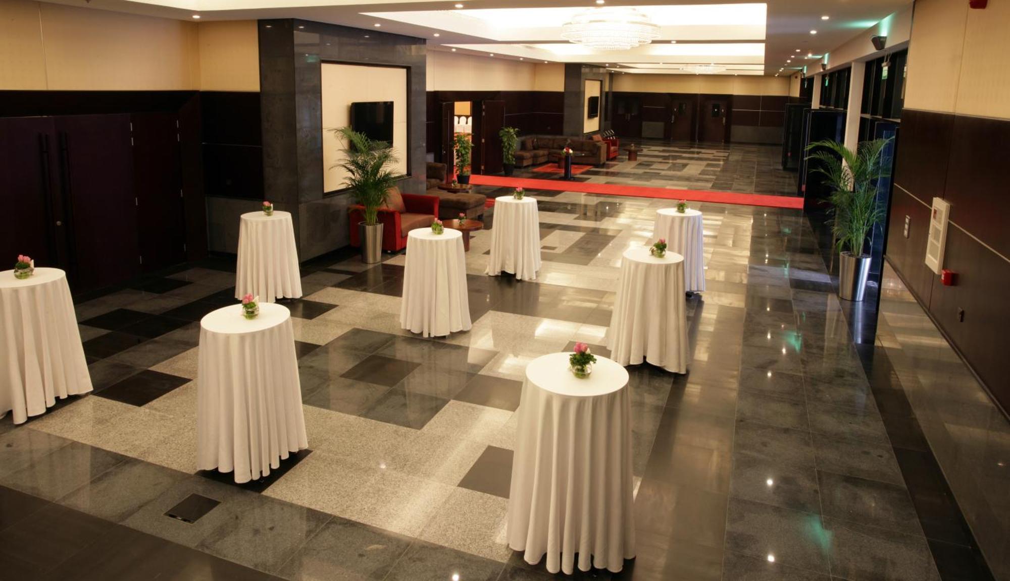 Ramada Hotel&Suites by Wyndham Ajman Bagian luar foto