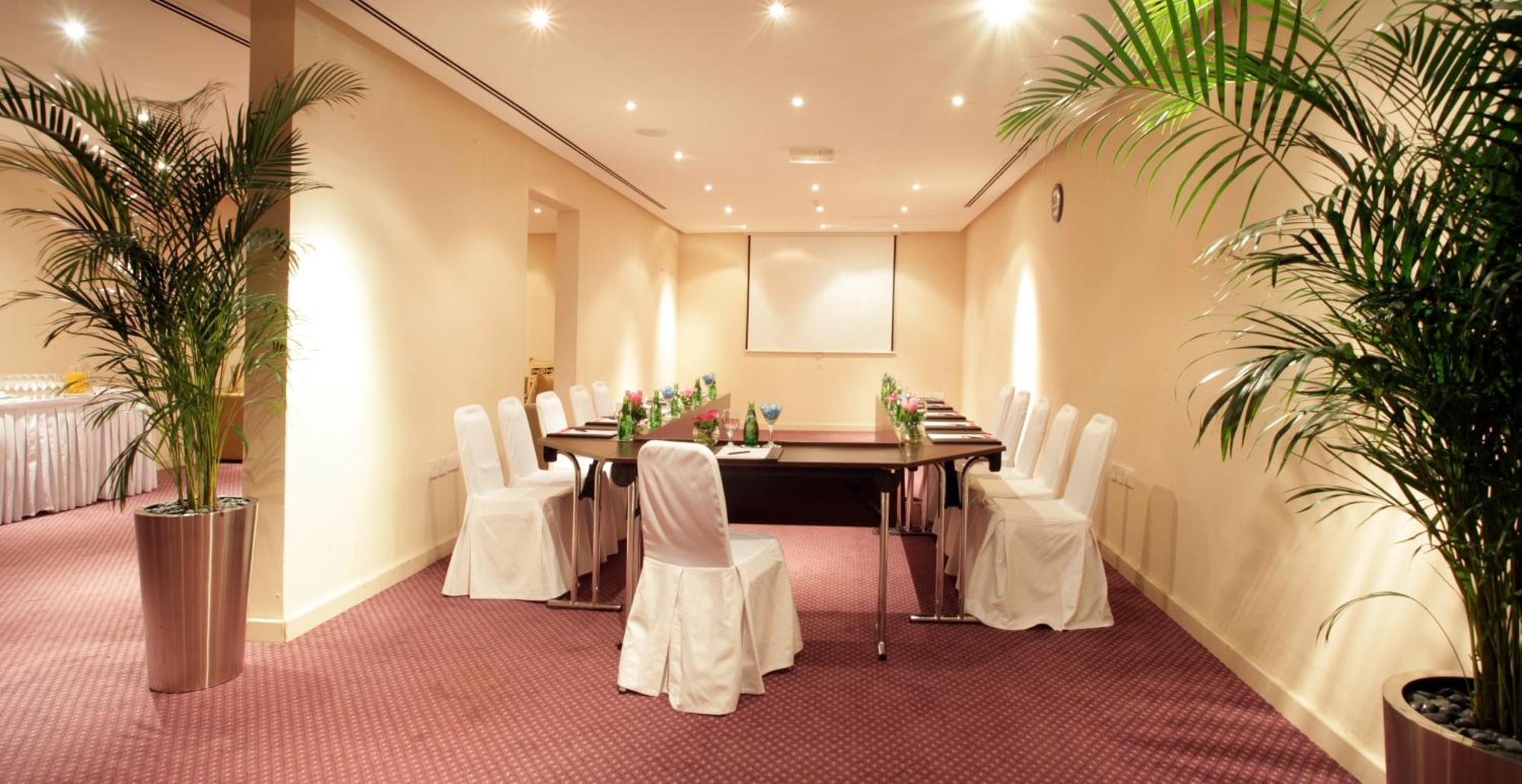 Ramada Hotel&Suites by Wyndham Ajman Bagian luar foto