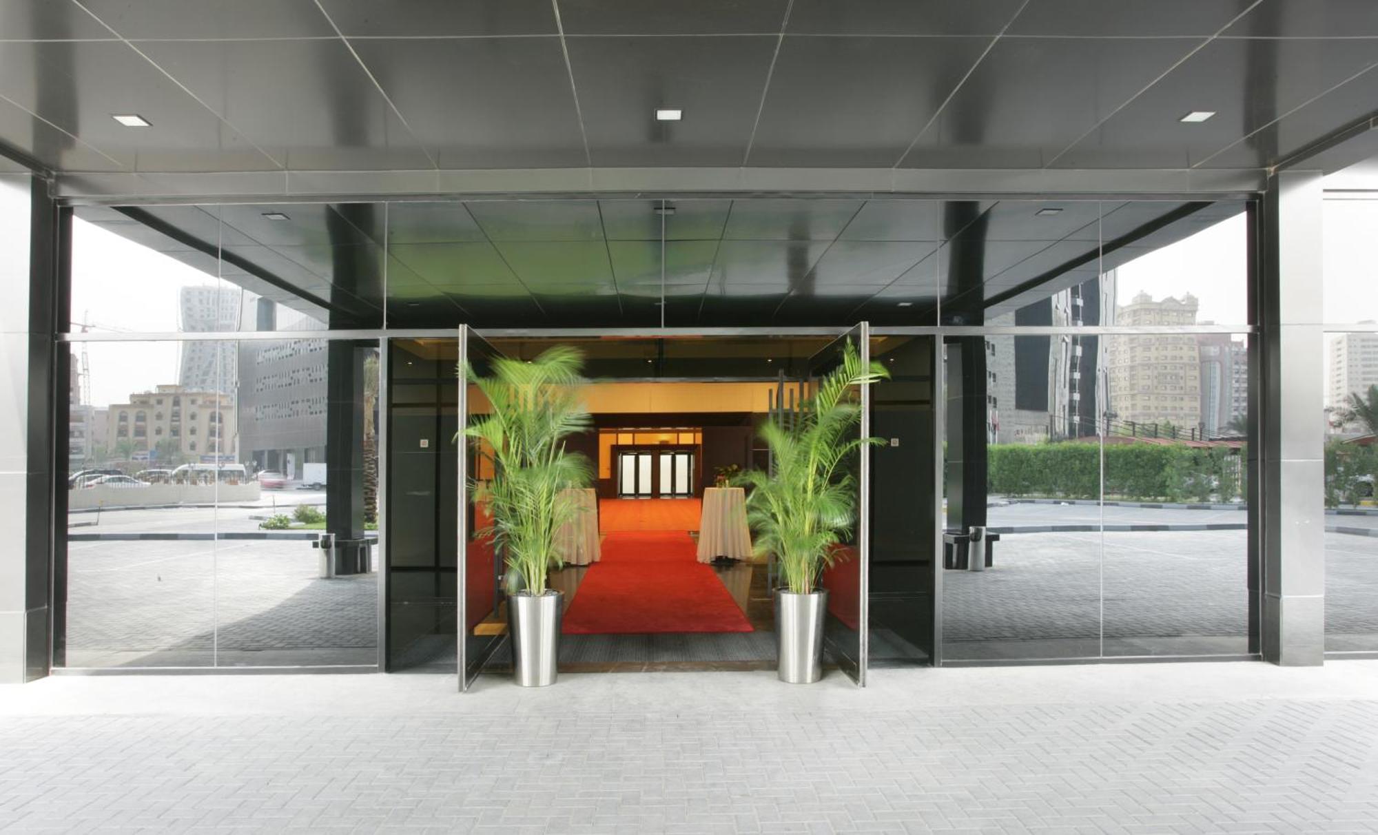 Ramada Hotel&Suites by Wyndham Ajman Bagian luar foto