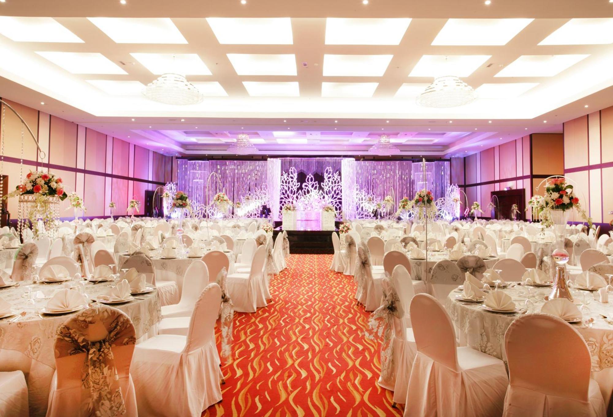 Ramada Hotel&Suites by Wyndham Ajman Bagian luar foto