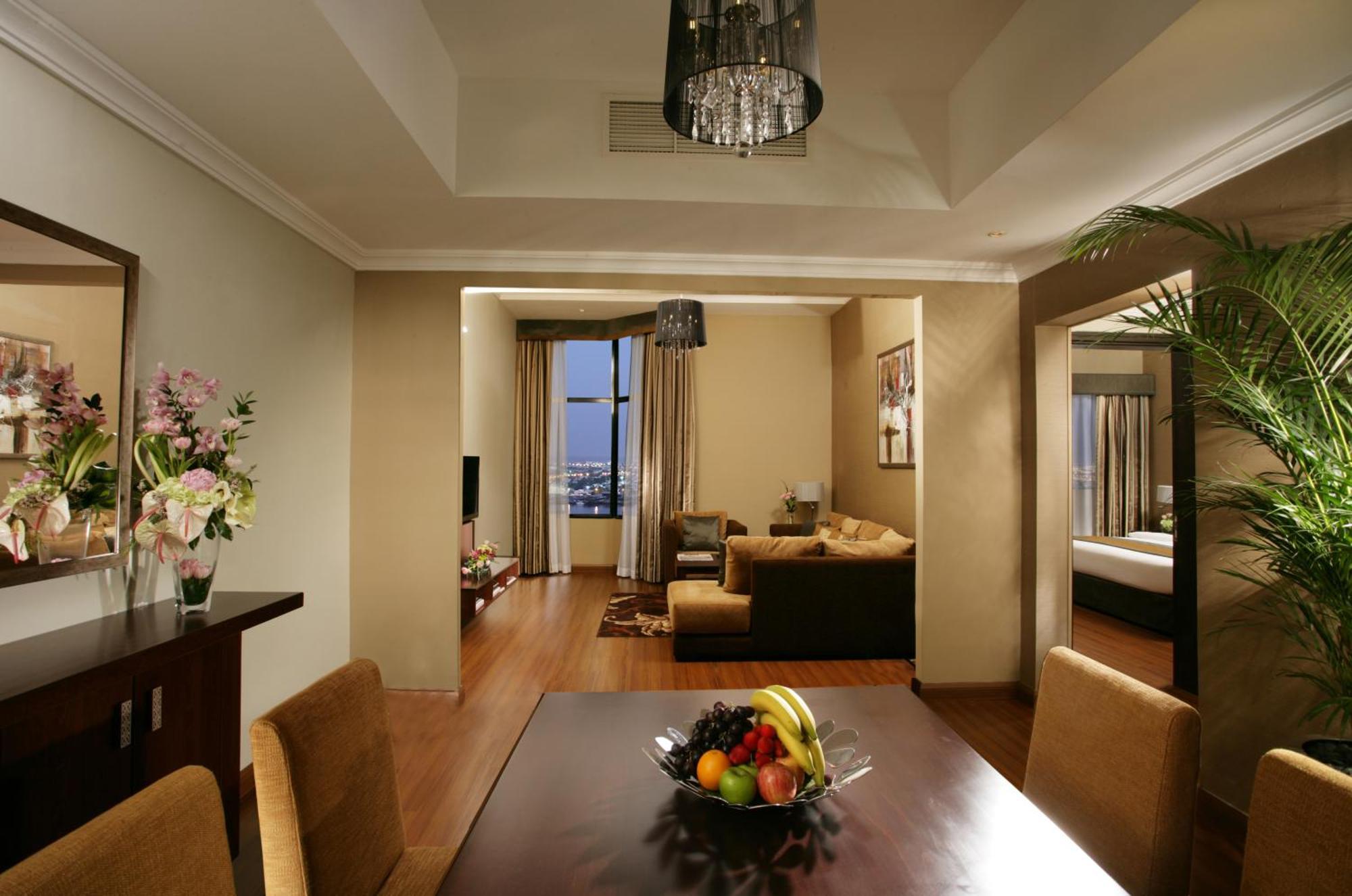 Ramada Hotel&Suites by Wyndham Ajman Bagian luar foto