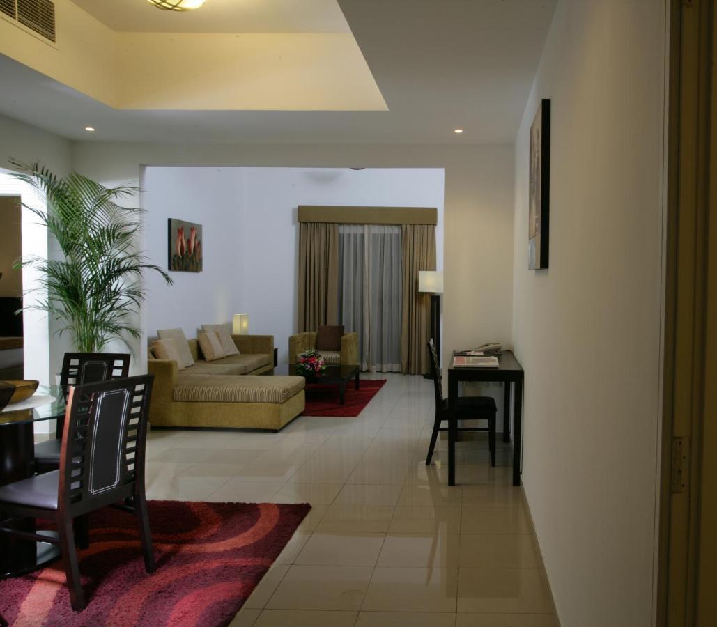 Ramada Hotel&Suites by Wyndham Ajman Ruang foto